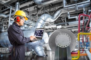 Manutenção em gerador de energia